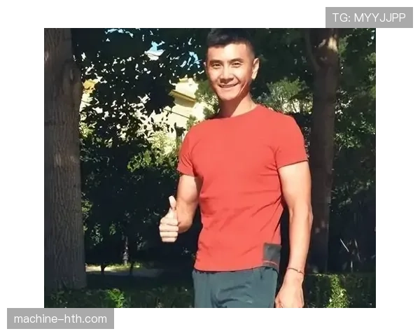 看邢傲伟私服晒图,我就服了,守门员的钱包跟流量明星一个级别 看邢傲伟私服晒图,我就服了,守门员的钱包跟流量明星一个级别
