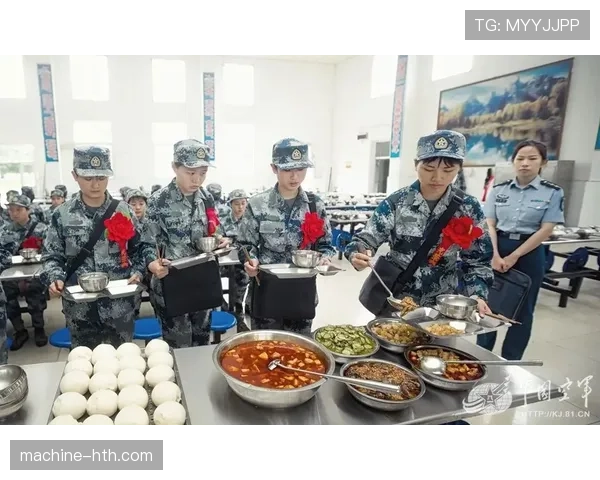 覃海洋的家里连沙发都没,训练结束拿几块馒头当宵夜? 覃海洋的家里连沙发都没,训练结束拿几块馒头当宵夜?